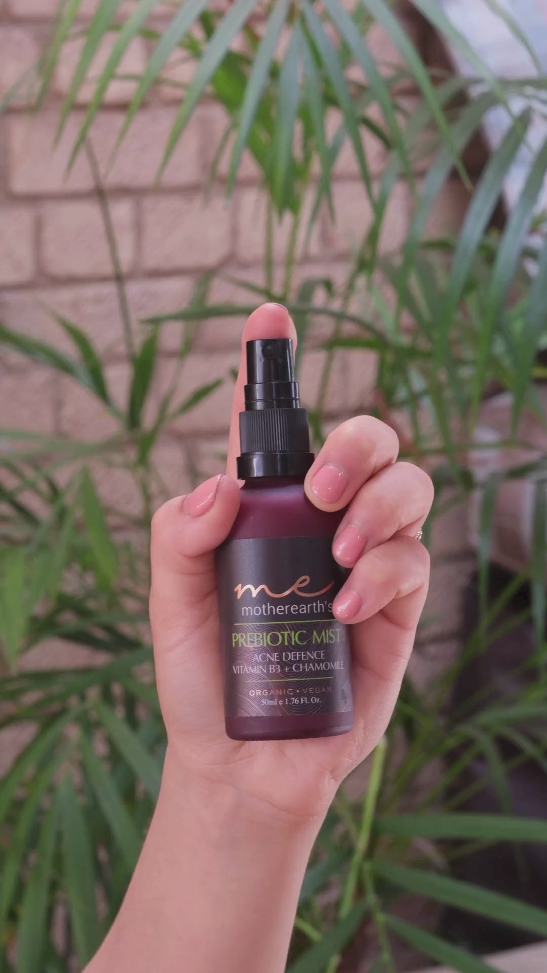 Prebiotic face mist for acne-prone skin and rosacea treatment